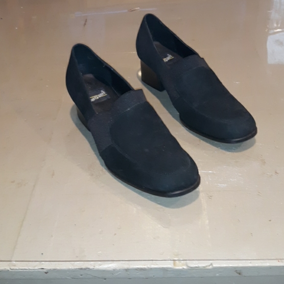 Women's 8 1/2 m suede small heel shoe - Picture 1 of 8